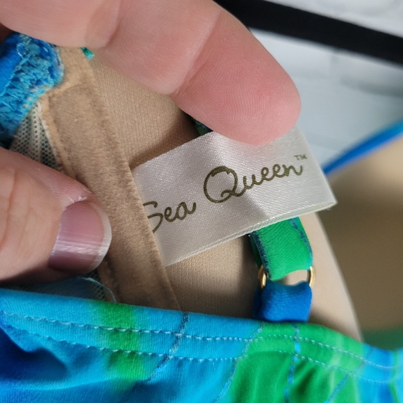 SEA QUEEN | underwire one piece swim bathing suit - Picture 5 of 6